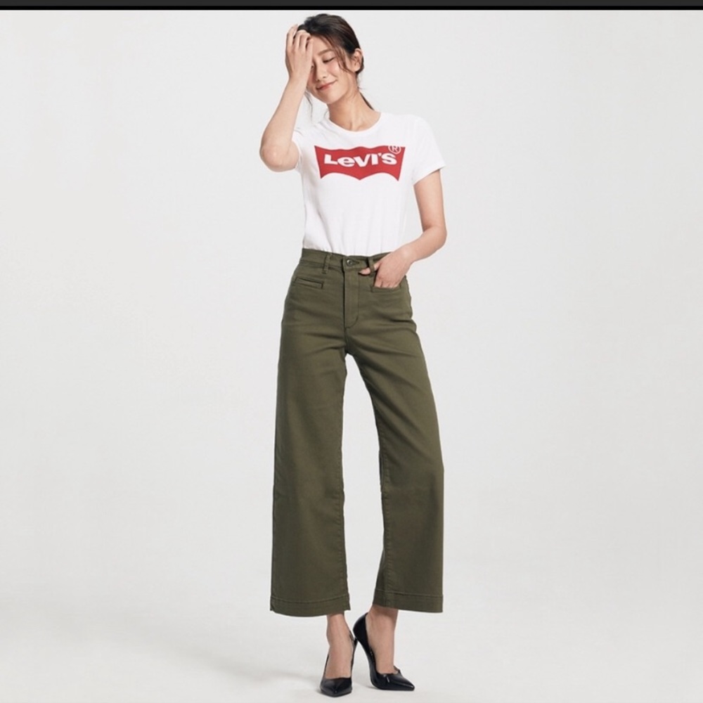 Levi’s Ribcage High-Waisted Wide-Leg Pants - Picture 2 of 5